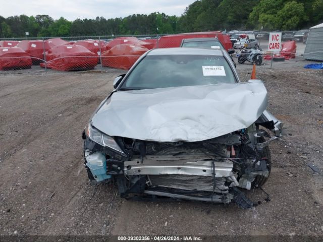 4T1B11HK1JU573562 Toyota CAMRY SE