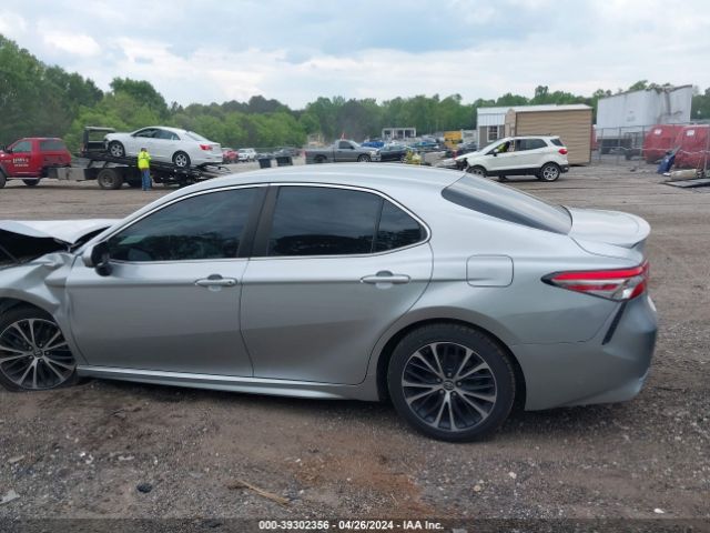 4T1B11HK1JU573562 Toyota CAMRY SE