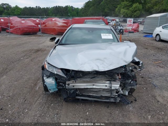4T1B11HK1JU573562 Toyota CAMRY SE