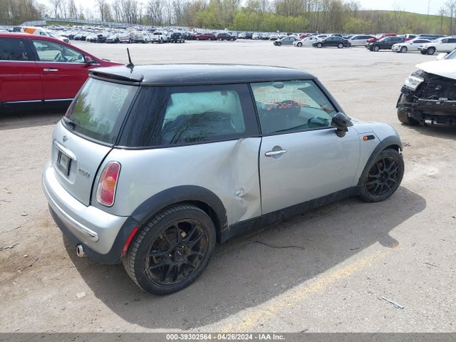 2003 MINI COOPER WMWRC334X3TJ51880 Photo 3