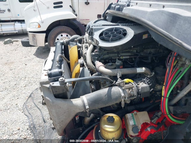 2015 Freightliner Cascadia 113 მანქანა იყიდება აუქციონზე, vin: 1FUJGHDV8FLGE8625, აუქციონის ნომერი: 39302850