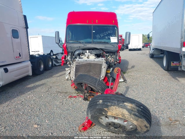 2015 Freightliner Cascadia 113 მანქანა იყიდება აუქციონზე, vin: 1FUJGHDV8FLGE8625, აუქციონის ნომერი: 39302850