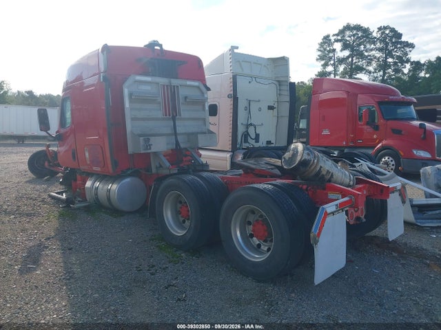 2015 Freightliner Cascadia 113 მანქანა იყიდება აუქციონზე, vin: 1FUJGHDV8FLGE8625, აუქციონის ნომერი: 39302850