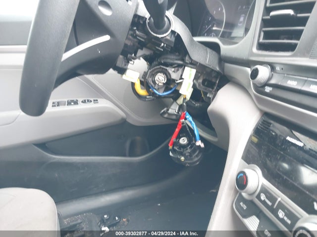 Hyundai ELANTRA SE 2020 5NPD74LF7LH611557 Image 16