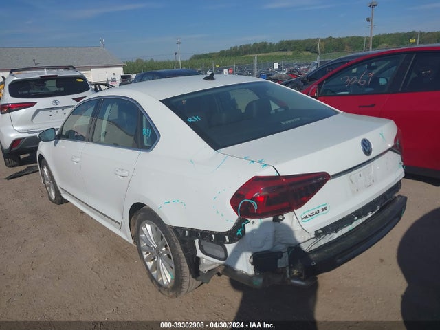 1VWBT7A31HC002722 Volkswagen Passat 1.8t Se