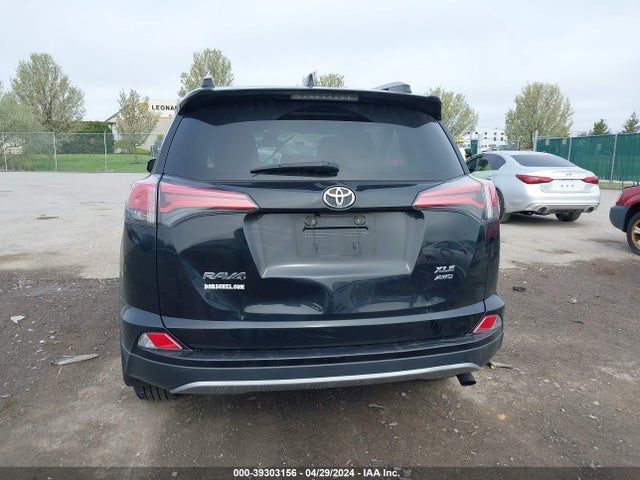 Toyota Rav4 Xle 2018 2T3RFREV7JW781921 Image 16