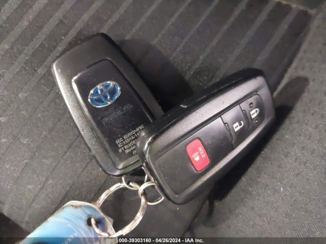 Toyota Prius Two Eco 2017 JTDKARFU5H3043733 Image 11