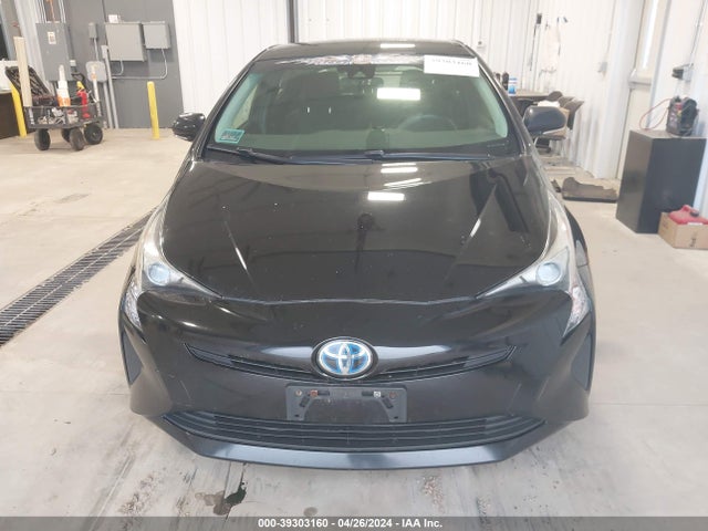 Toyota Prius Two Eco 2017 JTDKARFU5H3043733 Image 12
