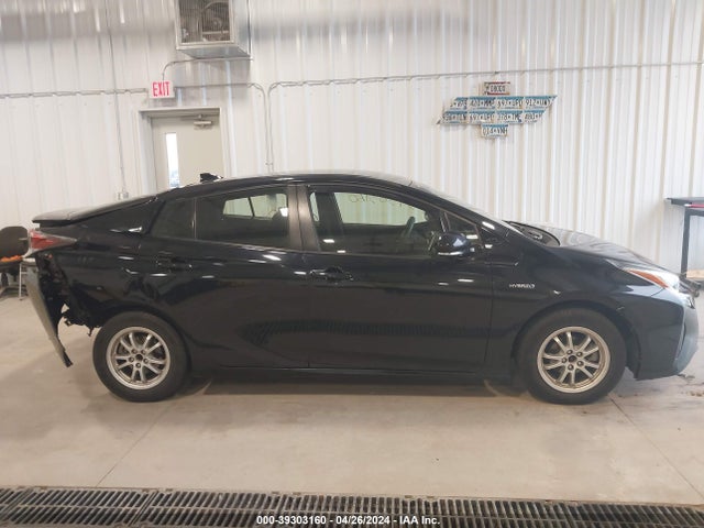 Toyota Prius Two Eco 2017 JTDKARFU5H3043733 Image 13