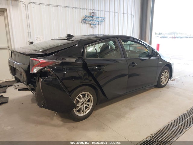 Toyota Prius Two Eco 2017 JTDKARFU5H3043733 Image 4