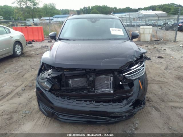 3VVCB7AX3PM133999 Volkswagen Tiguan 2.0t Se R-line Black