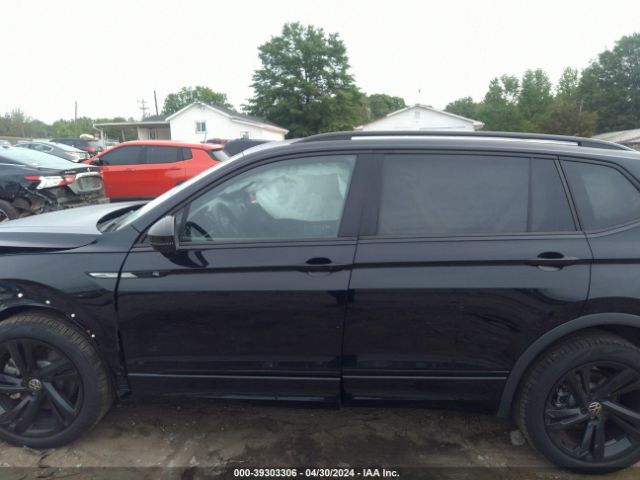 3VVCB7AX3PM133999 Volkswagen Tiguan 2.0t Se R-line Black