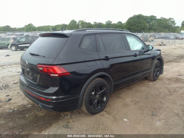 3VVCB7AX3PM133999 Volkswagen Tiguan 2.0t Se R-line Black