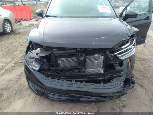 3VVCB7AX3PM133999 Volkswagen Tiguan 2.0t Se R-line Black