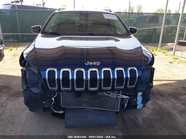 1C4PJMCBXJD570288 Jeep Cherokee Latitude 4x4