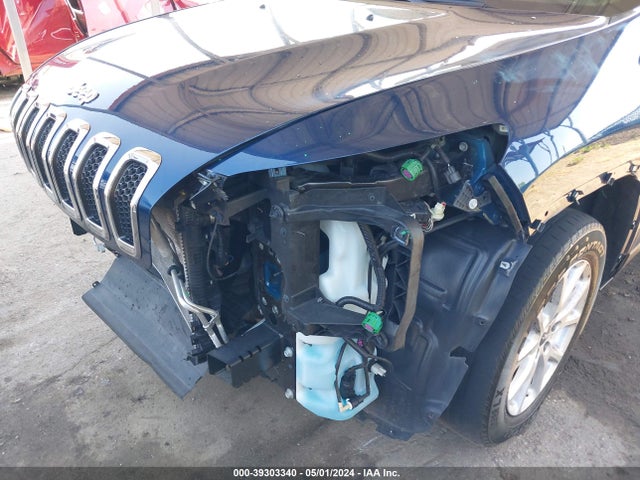 1C4PJMCBXJD570288 Jeep Cherokee Latitude 4x4