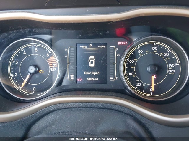 1C4PJMCBXJD570288 Jeep Cherokee Latitude 4x4