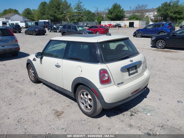 2012 MINI COOPER WMWSU3C51CT185343 Photo 2