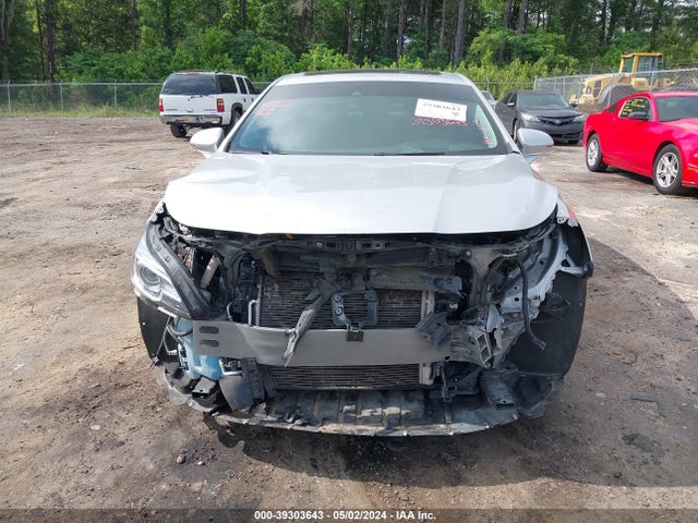 1G4ZR5SSXJU136277 Buick Lacrosse Premium
