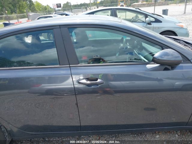 3KPF24AD5ME303429 KIA FORTE FE