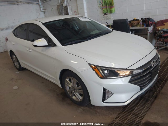 2019 5NPD84LF2KH427462 main image
