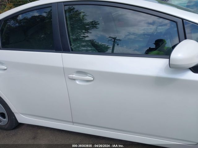 JTDKN3DU0F0416910 Toyota Prius Two