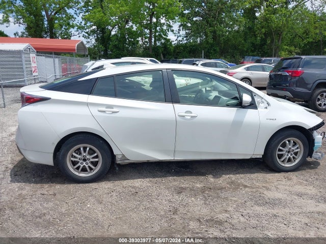 Toyota Prius Three 2017 JTDKARFU1H3053255 Image 14