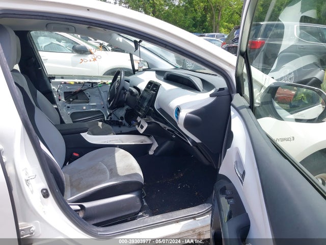 Toyota Prius Three 2017 JTDKARFU1H3053255 Image 5