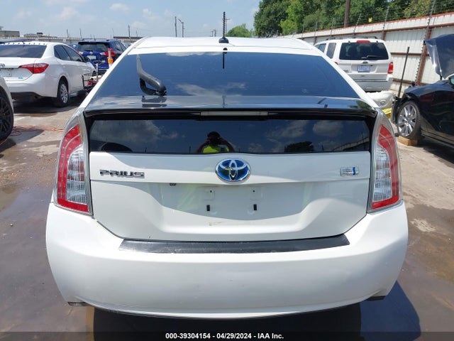 Toyota Prius Three 2015 JTDKN3DU5F0416126 Image 16