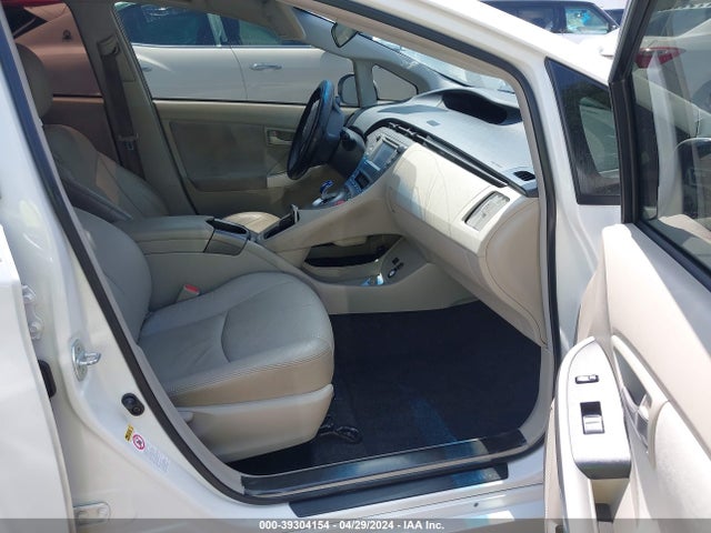 Toyota Prius Three 2015 JTDKN3DU5F0416126 Image 5