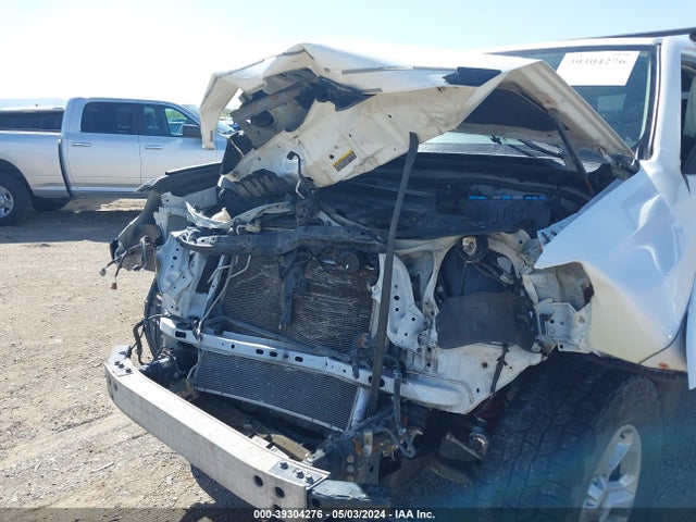 Toyota 4RUNNER SR5 2016 JTEBU5JR4G5398006 Image 6