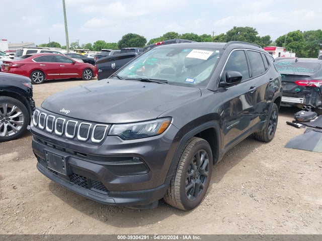 3C4NJDFB3NT125636 Jeep Compass Latitude Lux 4x4