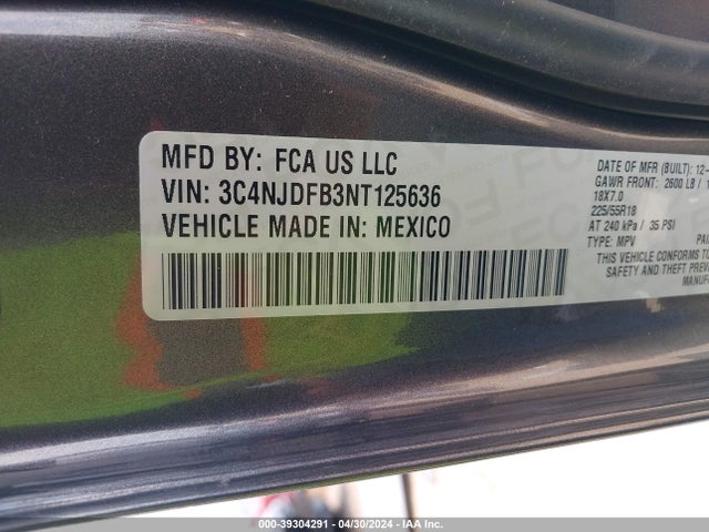 3C4NJDFB3NT125636 Jeep Compass Latitude Lux 4x4