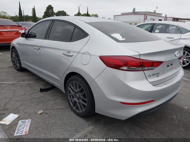 Hyundai ELANTRA SE 2018 KMHD74LF8JU467189 Image 3