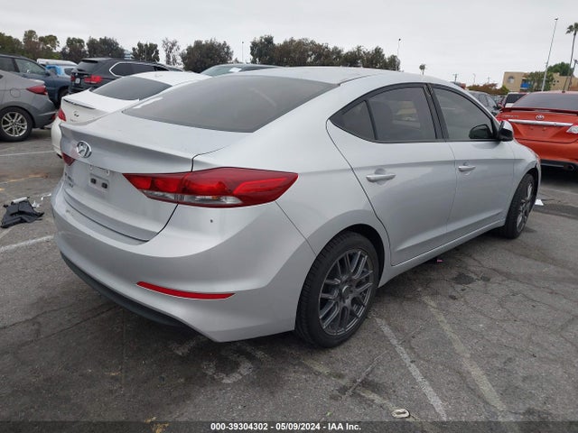 Hyundai ELANTRA SE 2018 KMHD74LF8JU467189 Image 4