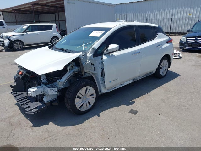 Nissan LEAF S 2018 1N4AZ1CP5JC310658 Image 2
