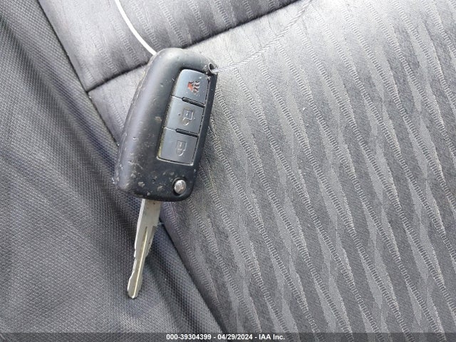 Nissan ROGUE S 2017 KNMAT2MT5HP572390 Image 11