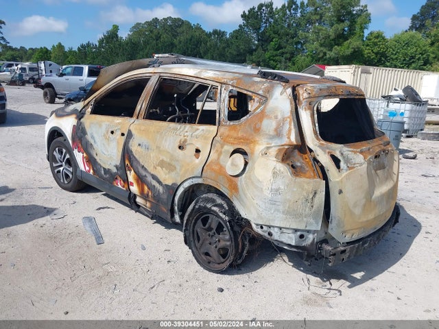 Toyota RAV4 LE 2018 JTMZFREV9JJ212406 Image 3