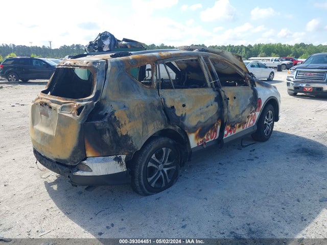 Toyota RAV4 LE 2018 JTMZFREV9JJ212406 Image 4