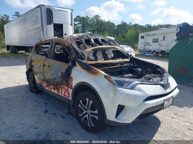 Toyota RAV4 LE 2018 JTMZFREV9JJ212406 Image 6