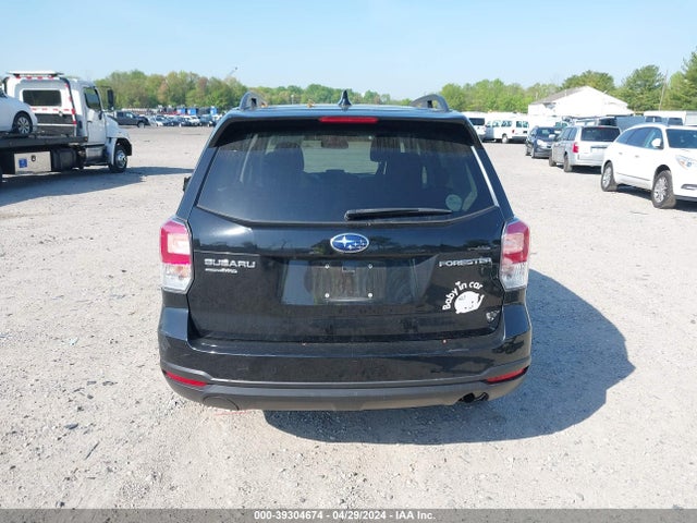 Subaru Forester 2.5i Premium 2018 JF2SJAEC3JH539084 Image 16