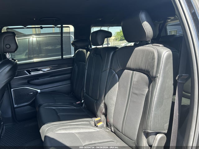 1C4SJUBT9NS181373 Jeep Wagoneer Series Ii 4x2