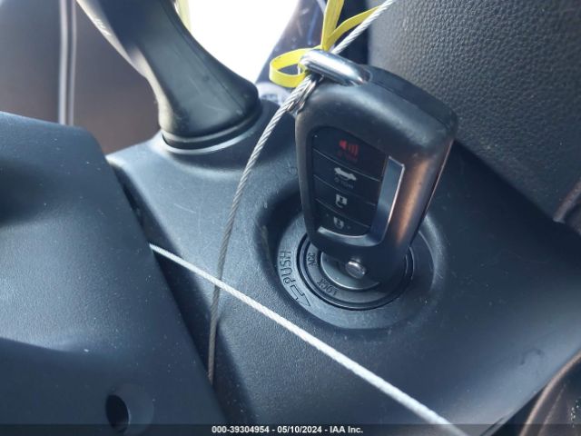 JTDEPMAE1NJ214905 Toyota COROLLA LE