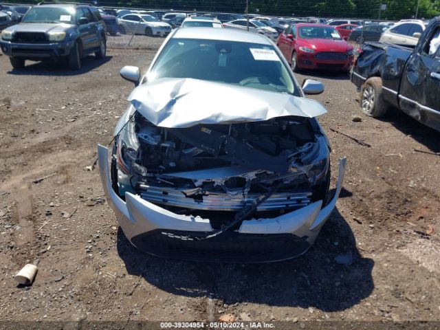 JTDEPMAE1NJ214905 Toyota COROLLA LE