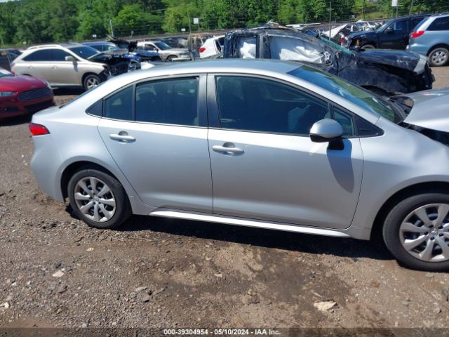 JTDEPMAE1NJ214905 Toyota COROLLA LE