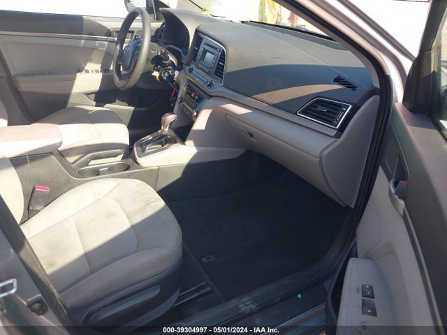 39304997 :رقم المزاد ، 5NPD74LF2HH171996 vin ، 2017 Hyundai Elantra Se مزاد بيع