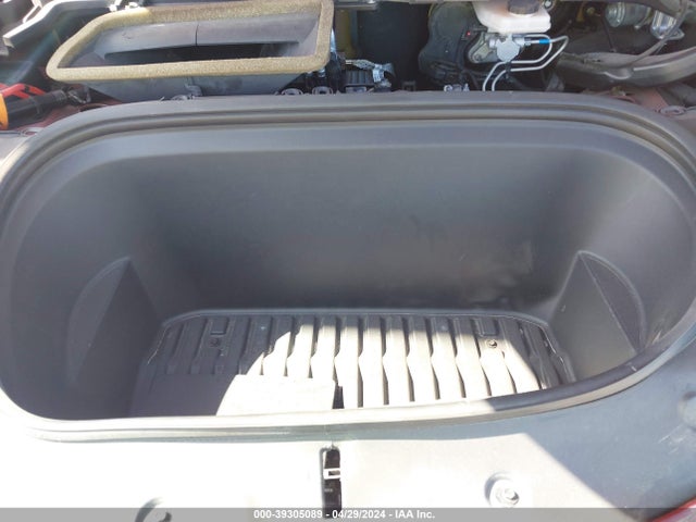 5YJYGDEDXMF106352 Tesla Model Y Standard Range Rear-wheel Drive