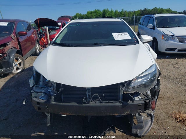 Toyota COROLLA SE 2018 5YFBURHE1JP777246 Image 13