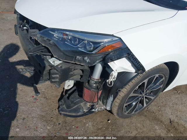 Toyota COROLLA SE 2018 5YFBURHE1JP777246 Image 18