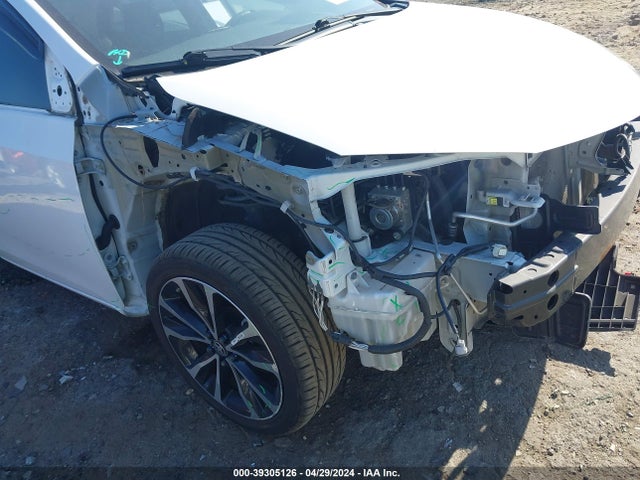 Toyota COROLLA SE 2018 5YFBURHE1JP777246 Image 19